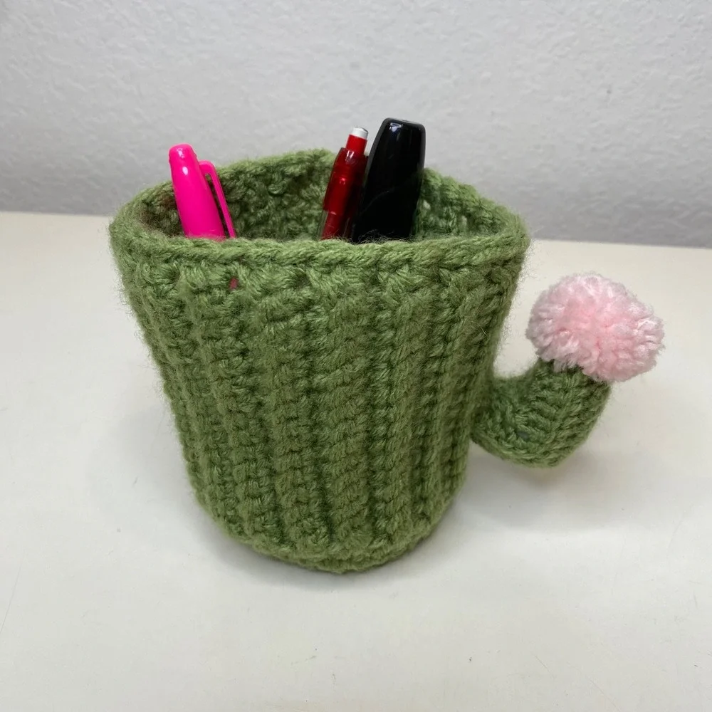 Handmade Crochet Cactus‎ Pencil Holder Green Pink Flower Desk Organizer Basket